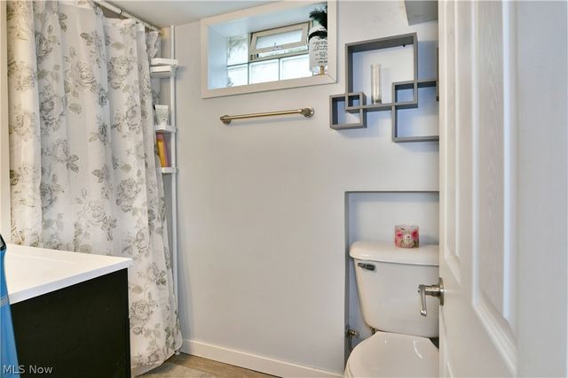 2130 Parkman Road NW, Warren, OH 44485