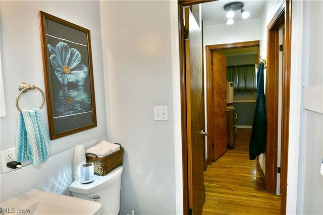 2130 Parkman Road NW, Warren, OH 44485