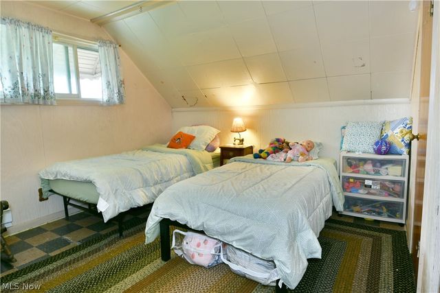 2130 Parkman Road NW, Warren, OH 44485