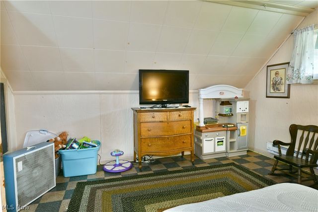2130 Parkman Road NW, Warren, OH 44485