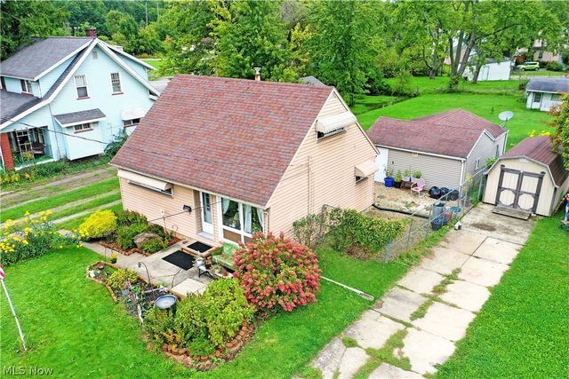 2130 Parkman Road NW, Warren, OH 44485