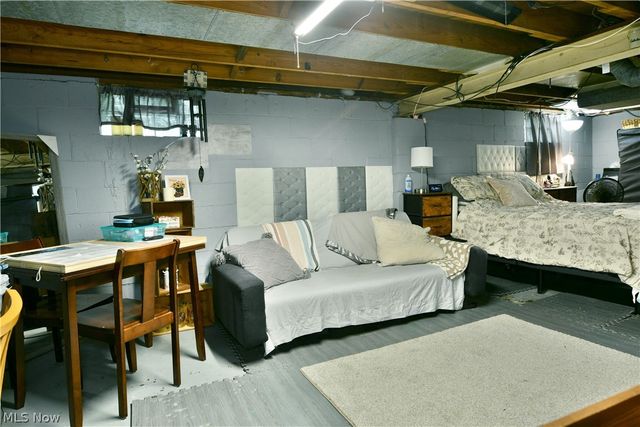 2130 Parkman Road NW, Warren, OH 44485