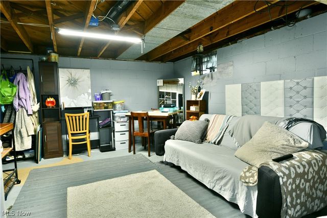 2130 Parkman Road NW, Warren, OH 44485