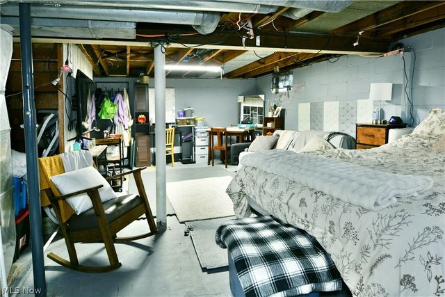 2130 Parkman Road NW, Warren, OH 44485