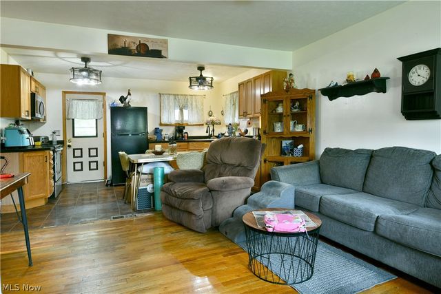 2130 Parkman Road NW, Warren, OH 44485