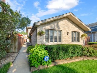 10633 S Whipple Street, Chicago, IL 60655