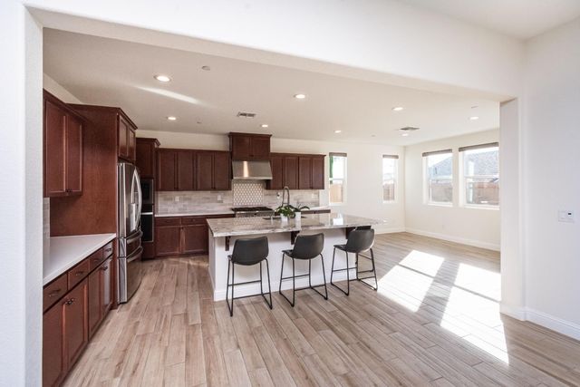 124 Basile Ct, Lincoln, CA 95648