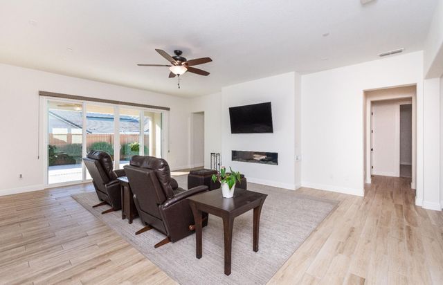 124 Basile Ct, Lincoln, CA 95648
