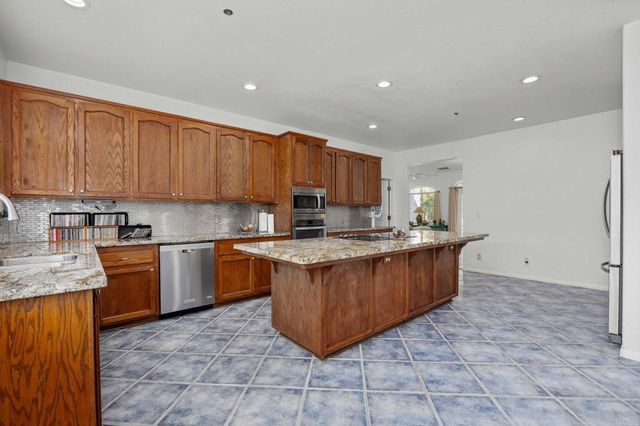 7635 Little Creek Road, San Marcos, CA 92078