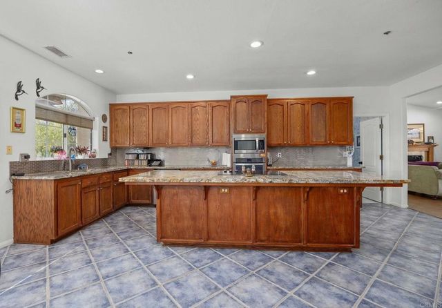 7635 Little Creek Road, San Marcos, CA 92078