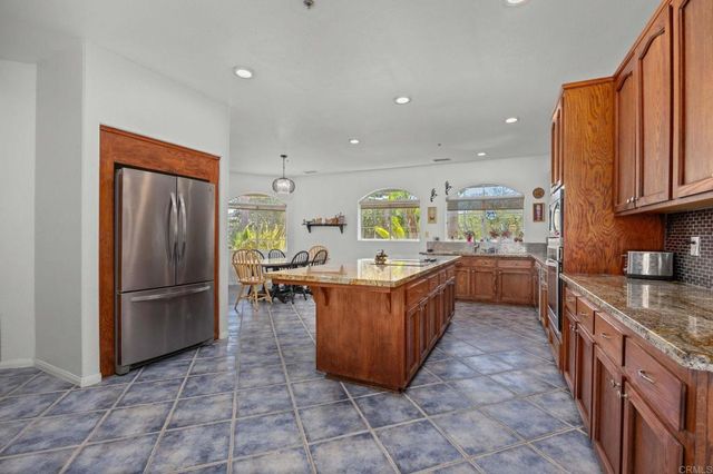 7635 Little Creek Road, San Marcos, CA 92078