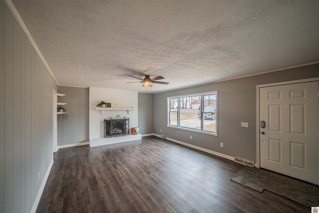 442 Whispering Oaks Loop, Mayfield, KY 42066