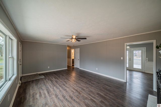 442 Whispering Oaks Loop, Mayfield, KY 42066