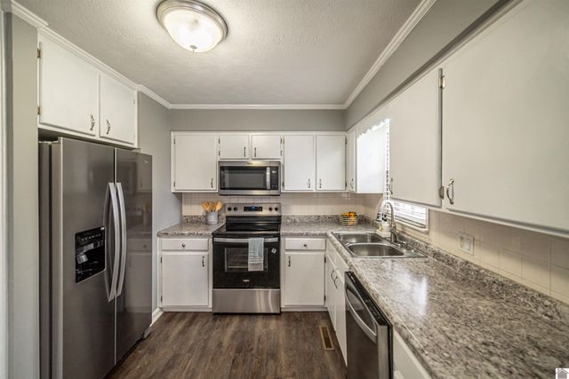 442 Whispering Oaks Loop, Mayfield, KY 42066