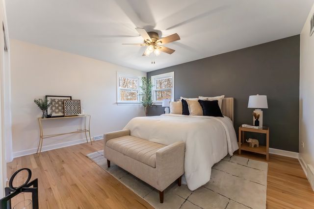 2205 Country Knoll Lane, Elgin, IL 60123