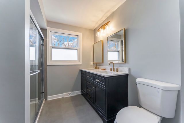 2205 Country Knoll Lane, Elgin, IL 60123