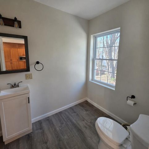 26 Mechanic Street, Winchester, NH 03470