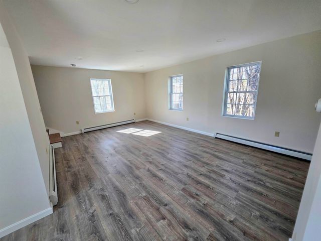 26 Mechanic Street, Winchester, NH 03470