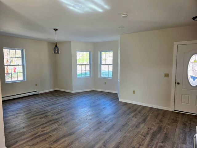 26 Mechanic Street, Winchester, NH 03470