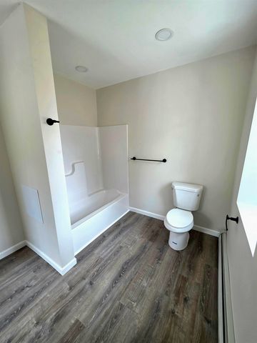 26 Mechanic Street, Winchester, NH 03470