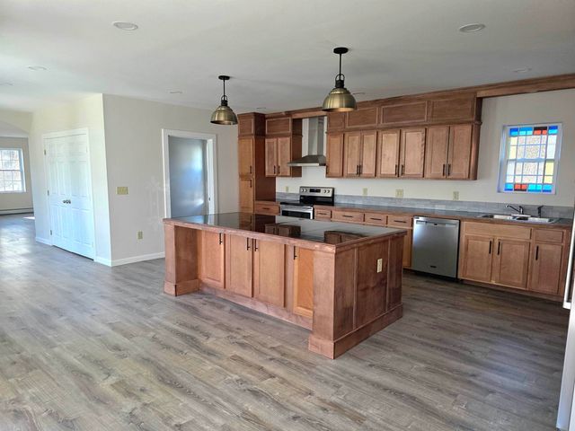 26 Mechanic Street, Winchester, NH 03470