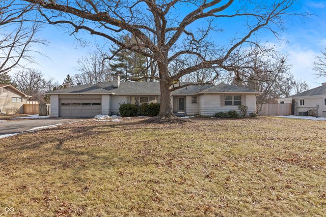 8743 Washington Blvd E Drive, Indianapolis, IN 46240