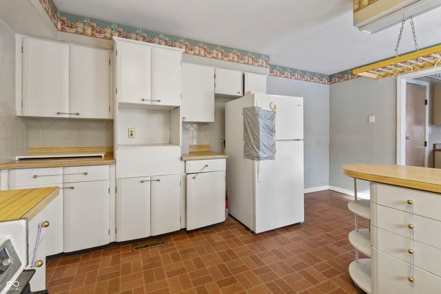 8743 Washington Blvd E Drive, Indianapolis, IN 46240