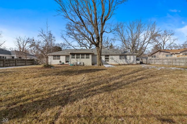 8743 Washington Blvd E Drive, Indianapolis, IN 46240