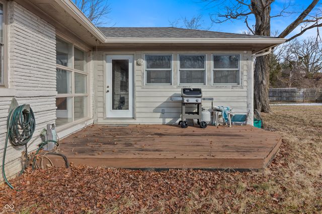 8743 Washington Blvd E Drive, Indianapolis, IN 46240