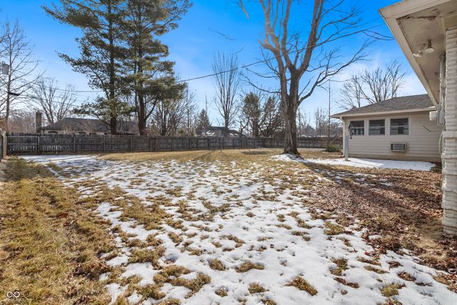 8743 Washington Blvd E Drive, Indianapolis, IN 46240