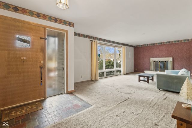 8743 Washington Blvd E Drive, Indianapolis, IN 46240