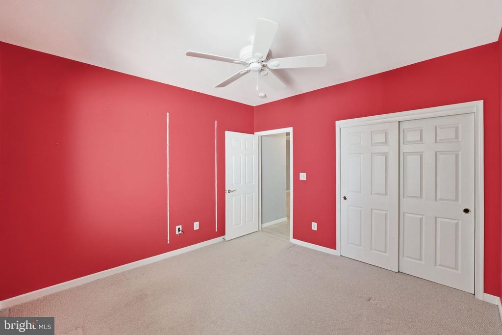 Image 22 of property listing at 311 HIGH GABLES DR #404, Gaithersburg, MD 20878