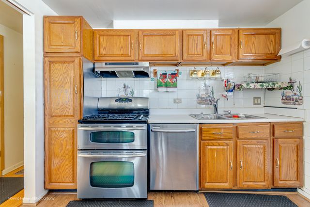 16904 Old Elm Drive, Country Club Hills, IL 60478