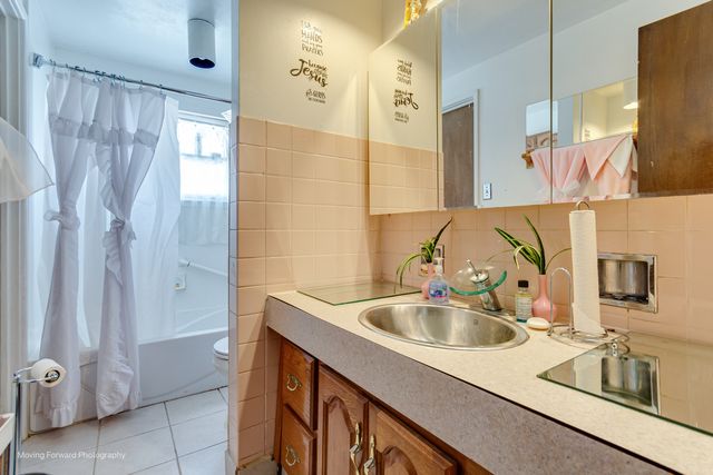 16904 Old Elm Drive, Country Club Hills, IL 60478