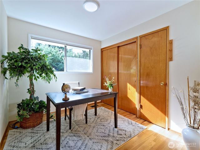 6042 NE 200th Street, Kenmore, WA 98028