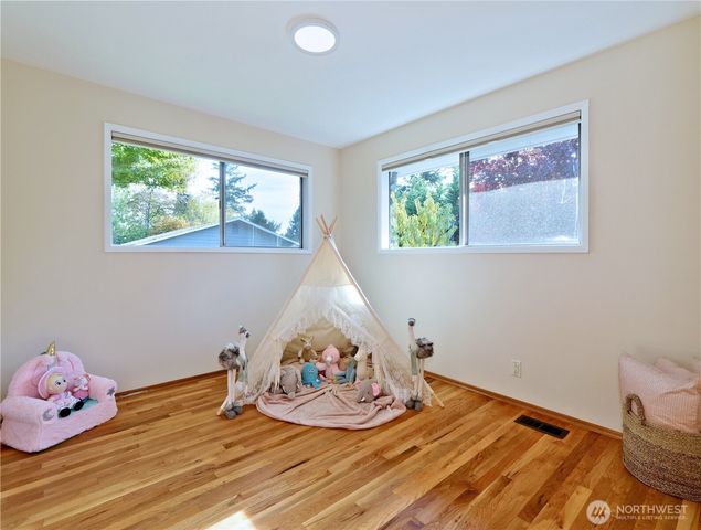 6042 NE 200th Street, Kenmore, WA 98028