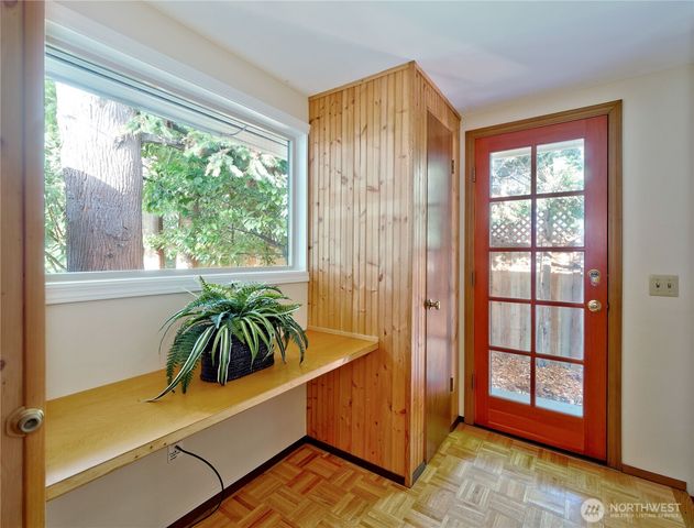 6042 NE 200th Street, Kenmore, WA 98028