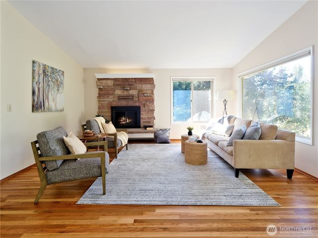 6042 NE 200th Street, Kenmore, WA 98028