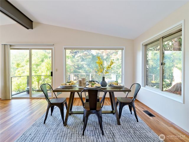 6042 NE 200th Street, Kenmore, WA 98028