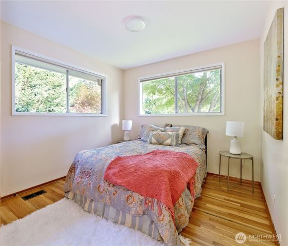 6042 NE 200th Street, Kenmore, WA 98028