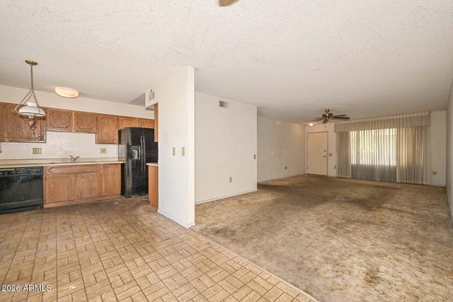 21002 N WELK Drive, Sun City, AZ 85373