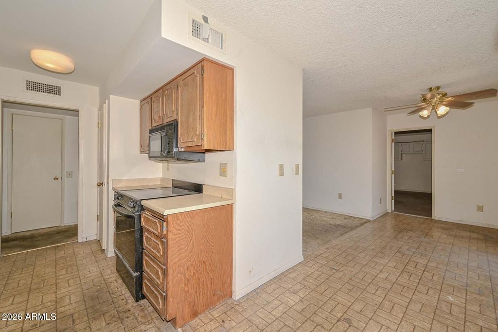 21002 N WELK Drive, Sun City, AZ 85373 — photo 4