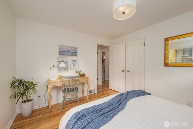 8805 27th Avenue NE, Seattle, WA 98115