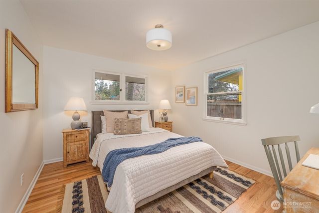 8805 27th Avenue NE, Seattle, WA 98115