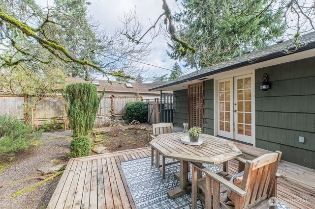 8805 27th Avenue NE, Seattle, WA 98115