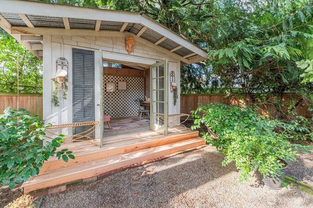 8805 27th Avenue NE, Seattle, WA 98115