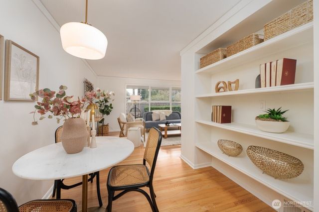 8805 27th Avenue NE, Seattle, WA 98115