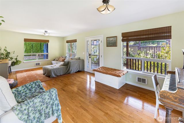 326 Carter Street, San Juan Island, WA 98250