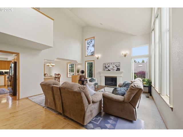 3362 BENTLEY Ave, Eugene, OR 97405