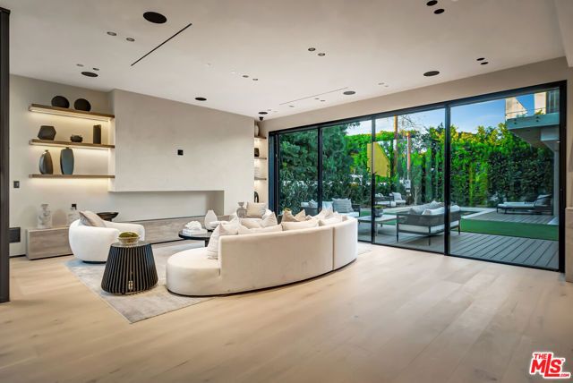 13221 Hesby Street, Sherman Oaks, CA 91423